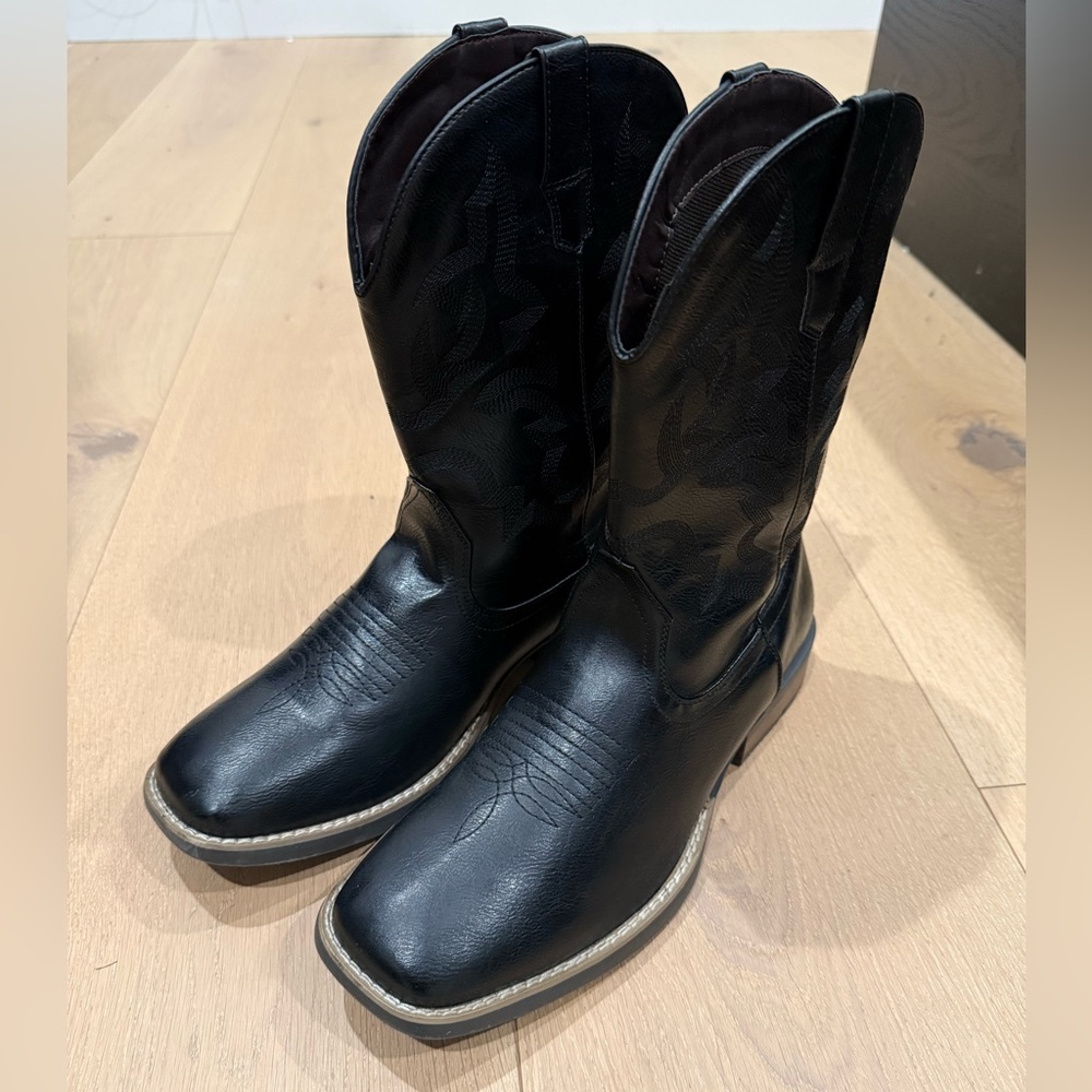 Black Cowboy Boots